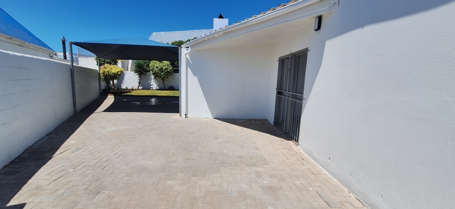 4 Bedroom Property for Sale in Skiathos Western Cape